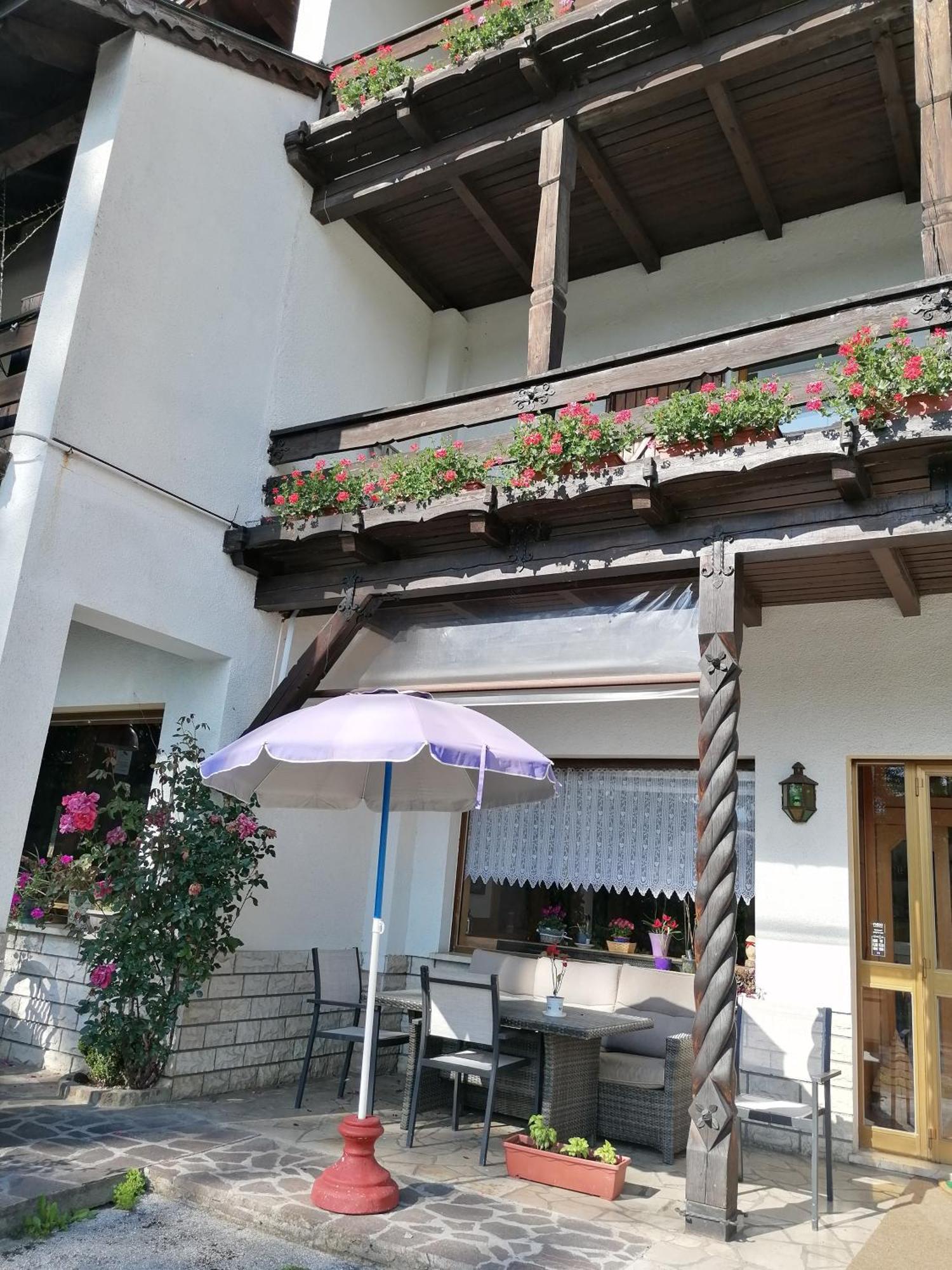 Club 21 Hotel Lavarone Exterior photo