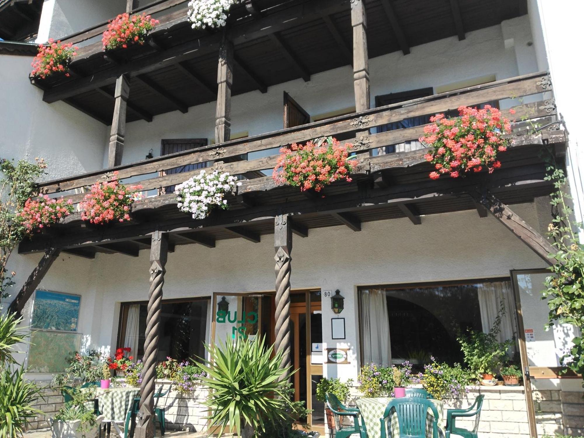 Club 21 Hotel Lavarone Exterior photo